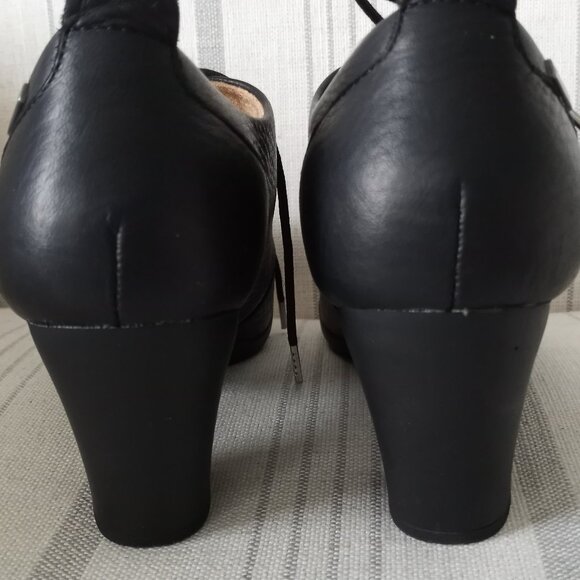 'Comfortiva' Pillow Top Memory Foam Black leather lace up New Without Box Size 8 - Picture 11 of 16